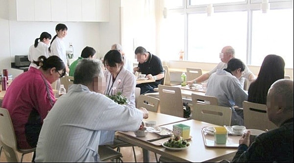 糖尿病教育入院　バランスのとれたメニューでの食事