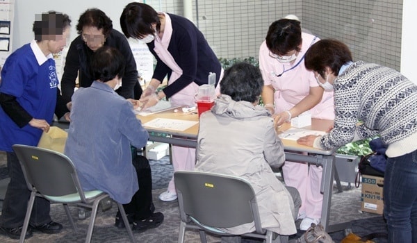 新潟医療生活協同組合 健康づくりの取り組み街角血圧チェック